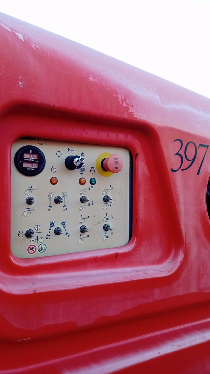 Skyjack SJ63AJ Articulated boom lift - Image 8