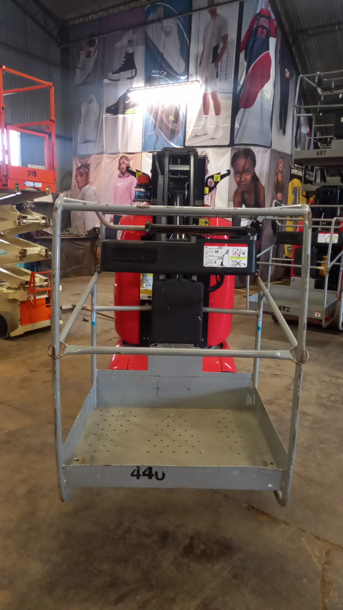 Manitou 100VJR Boom mast - Image 4