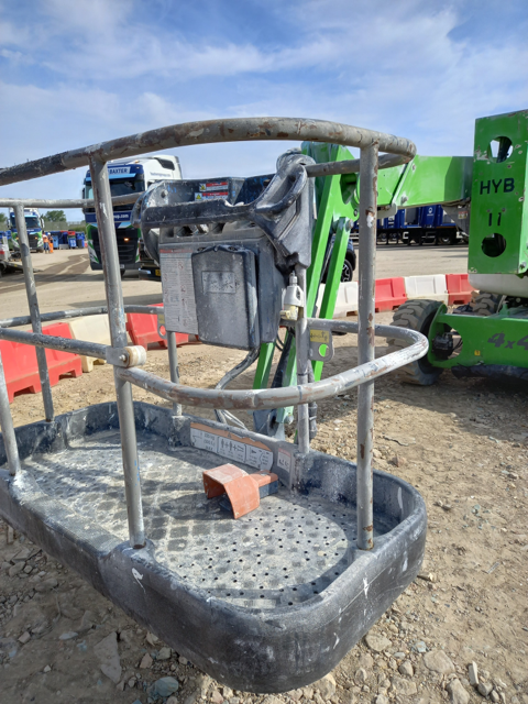 Niftylift HR17 Hybrid 4x4 Articulated boom - Image 5