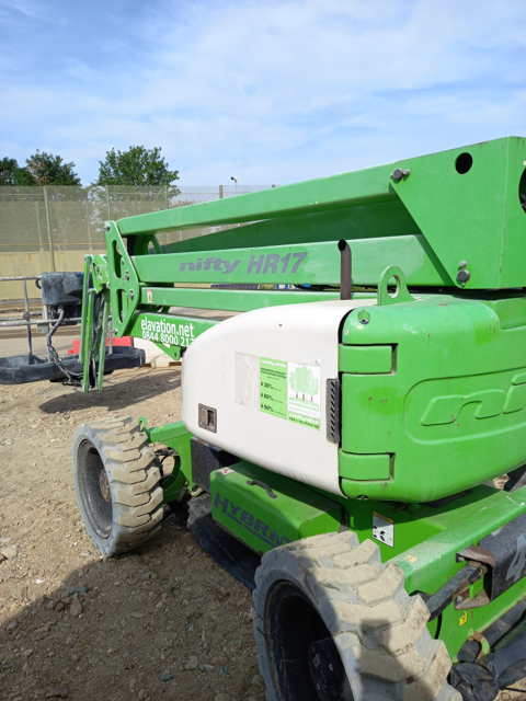 Niftylift HR17 Hybrid 4x4 Articulated boom - Image 3