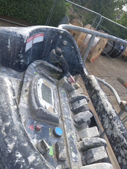 Niftylift HR17 Hybrid 4x4 Articulated boom - Image 6