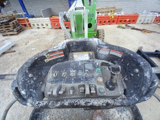 Niftylift HR17 Hybrid 4x4 Articulated boom - Image 4