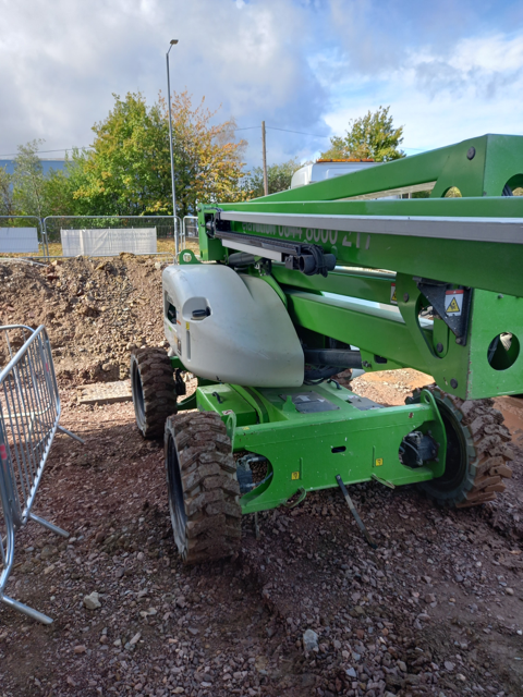 Niftylift HR17 Hybrid 4x4 Articulated boom - Image 4