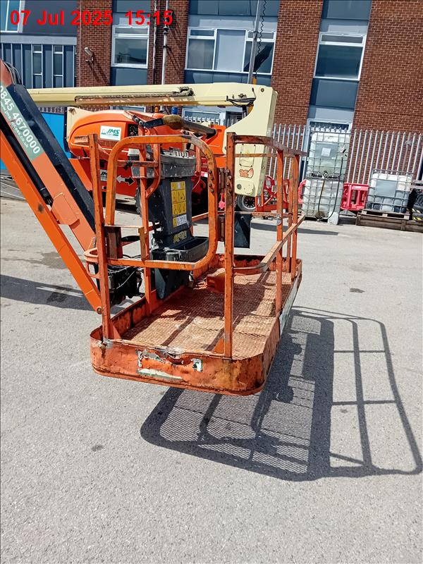 JLG 860SJ Articulated Boomlift - Image 7