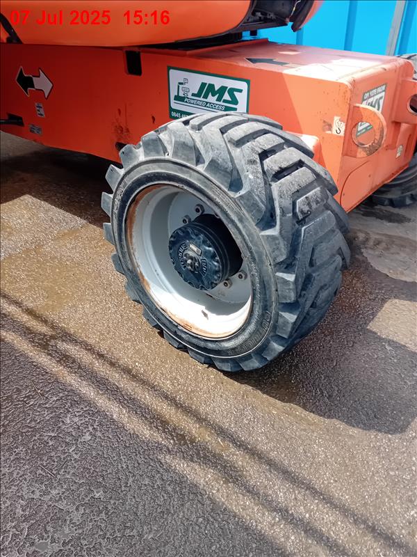 JLG 860SJ Articulated Boomlift - Image 5