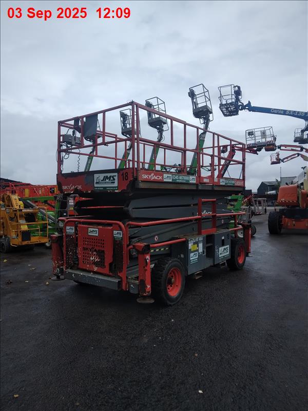 Skyjack SJ9250 RT Scissor lift - Image 3