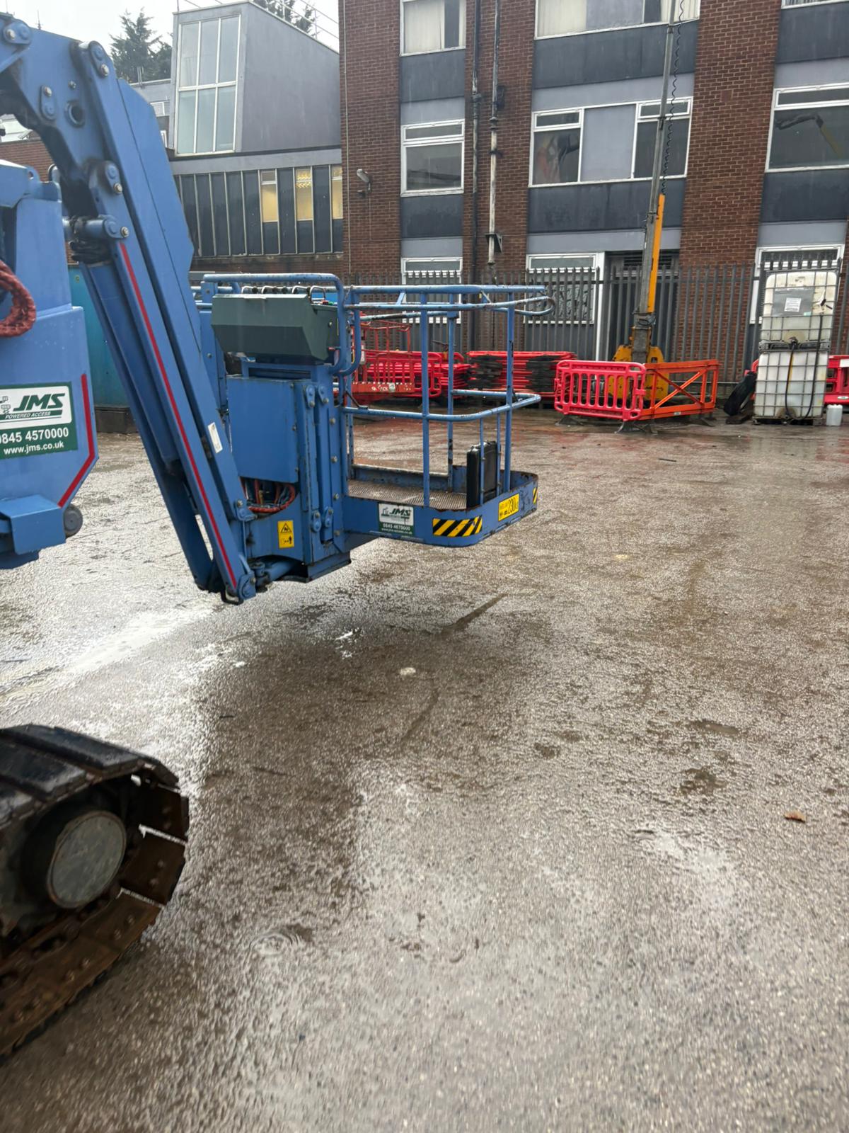 Nagano 20ATuj Articulated Crawler Boom - Image 3